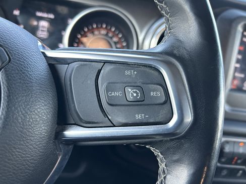 Used 2018 Jeep Wrangler Unlimited Sahara w/ Cold Weather Group image 17