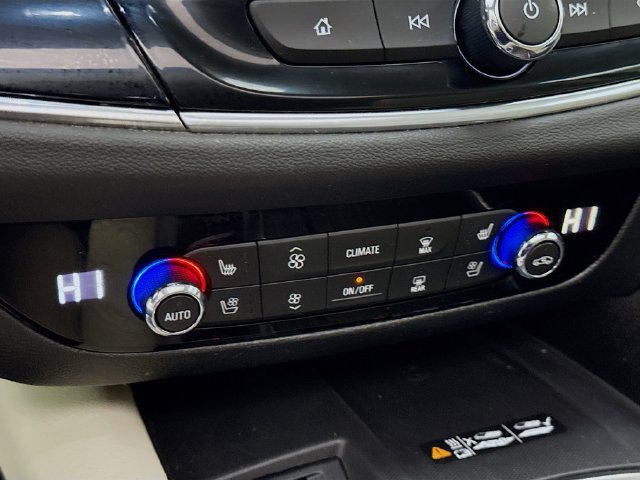 Used 2022 Buick Enclave Avenir w/ Avenir Technology Package FWD image 17