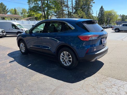 Used 2022 Ford Escape SE w/ Convenience Package AWD/4WD image 4