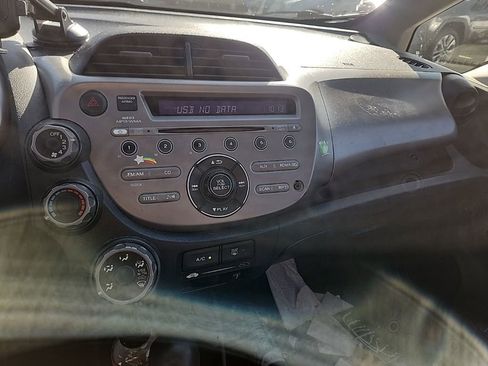 Used 2012 Honda Fit image 9