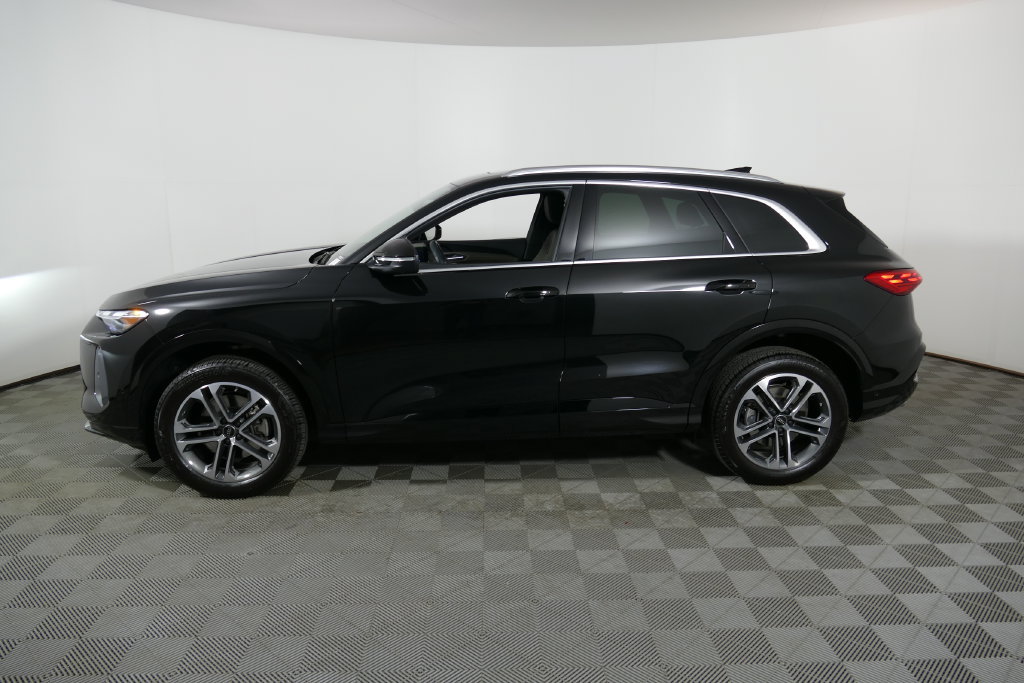 Certified 2025 Audi Q5 Premium w/ Convenience Package AWD/4WD image 7