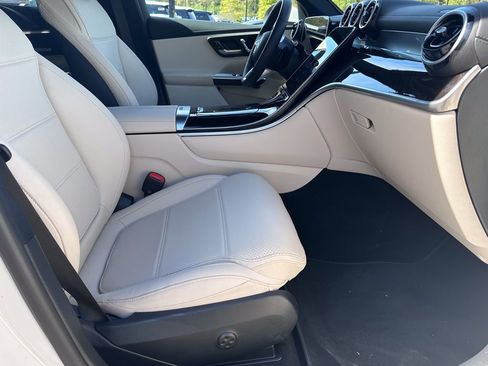 Used 2025 Mercedes-Benz GLC 300 GLC 300 image 36