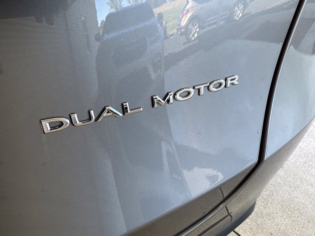 Used 2025 Tesla Model Y Long Range AWD/4WD image 31