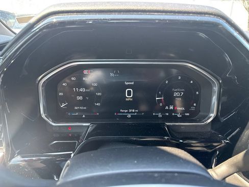 Used 2026 GMC Sierra 1500 SLT AWD/4WD image 9