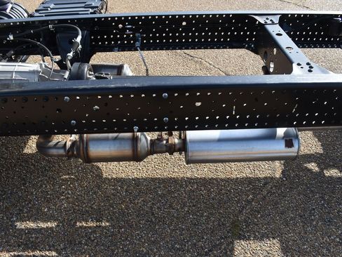 New 2025 Chevrolet Low Cab Forward image 11