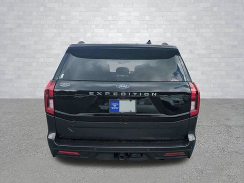 Used 2025 Ford Expedition Active AWD/4WD image 6