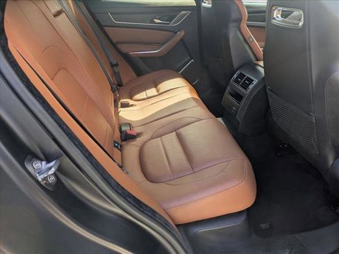 Used 2022 Jaguar F-PACE R-Dynamic S image 19