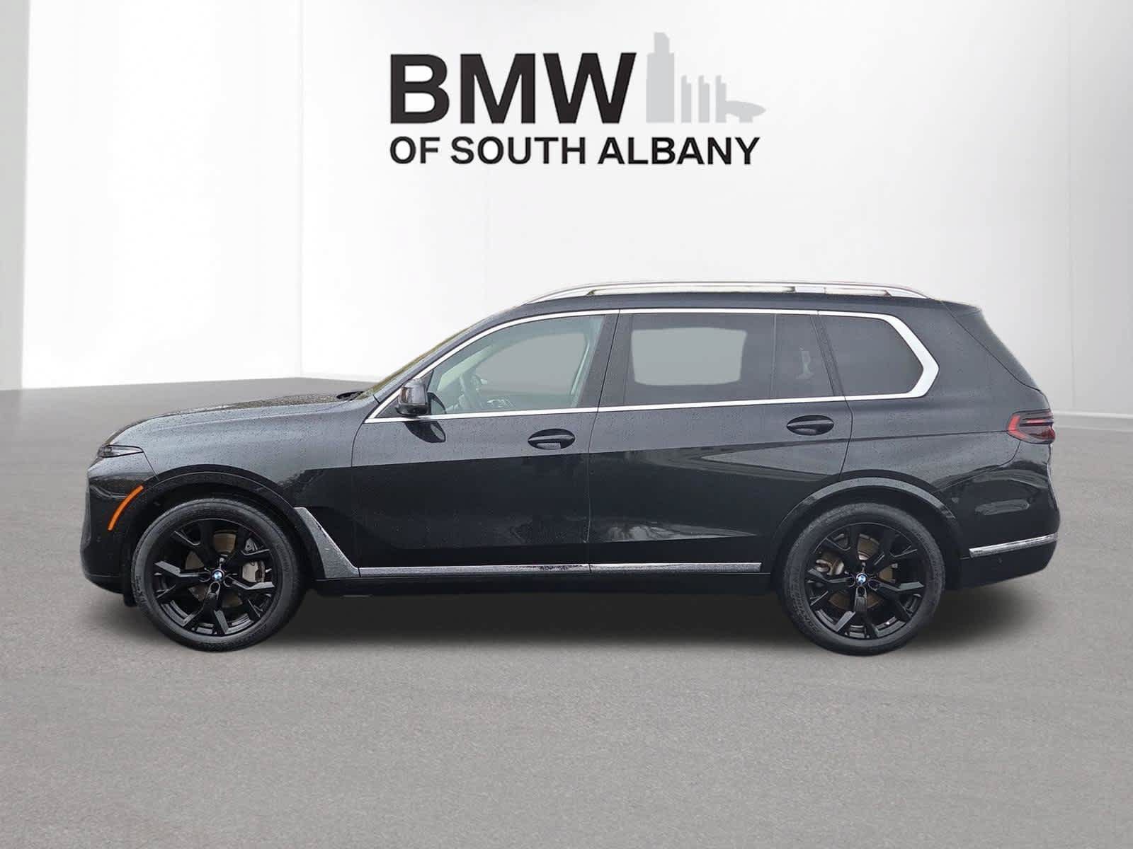 Used 2025 BMW X7 xDrive40i AWD/4WD image 2