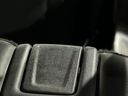 Used 2022 Ford Explorer XLT w/ Equipment Group 202A AWD/4WD image 54