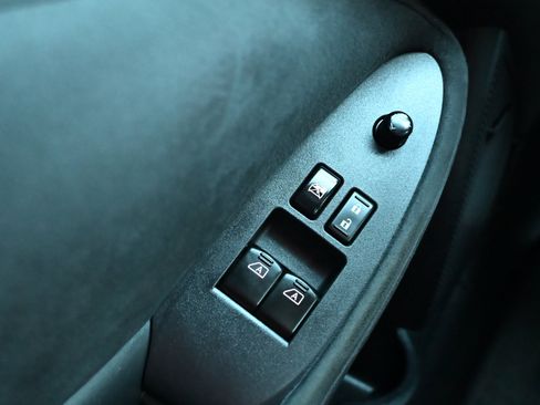 Used 2014 Nissan 370Z Touring w/ Sport Package image 17