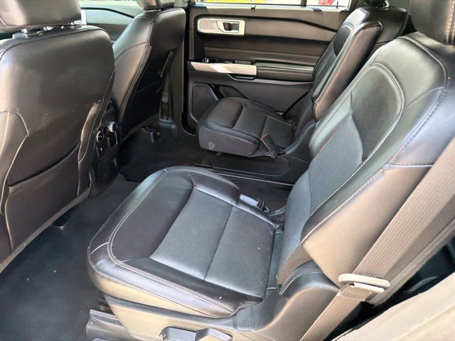 Used 2023 Ford Explorer Limited w/ Equipment Group 301A RWD image 18