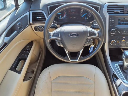 Used 2014 Ford Fusion SE w/ Equipment Group 202A image 4
