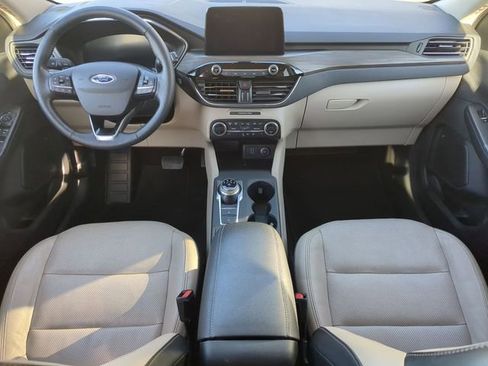 Used 2020 Ford Escape Titanium image 13