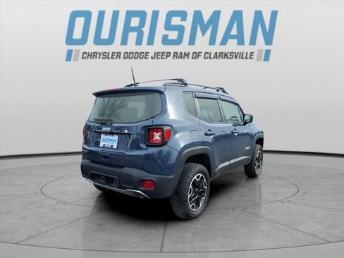 Used 2020 Jeep Renegade Latitude w/ Cold Weather Group image 3