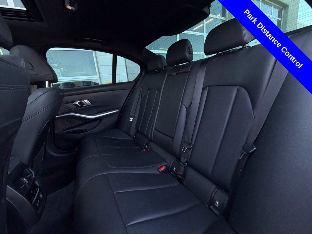 Used 2020 BMW 330i Sedan w/ M Sport Package RWD image 23