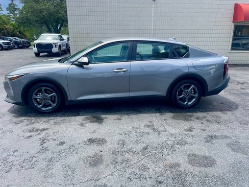 Used 2025 Kia K4 FWD image 2