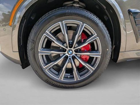 New 2026 BMW X5 xDrive40i w/ M Sport Package AWD/4WD image 10
