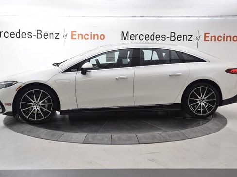 Used 2023 Mercedes-Benz EQS 580 4MATIC Sedan image 3