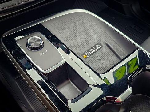 Certified 2026 Buick Enclave Preferred w/ Power Package image 27