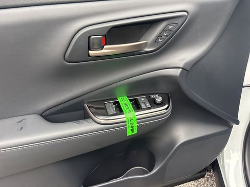 New 2025 Toyota Crown Signia Limited w/ Advanced Technology Package image 31