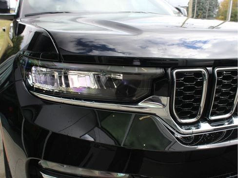 New 2025 Jeep Grand Cherokee Limited w/ Trailer Tow Package image 36