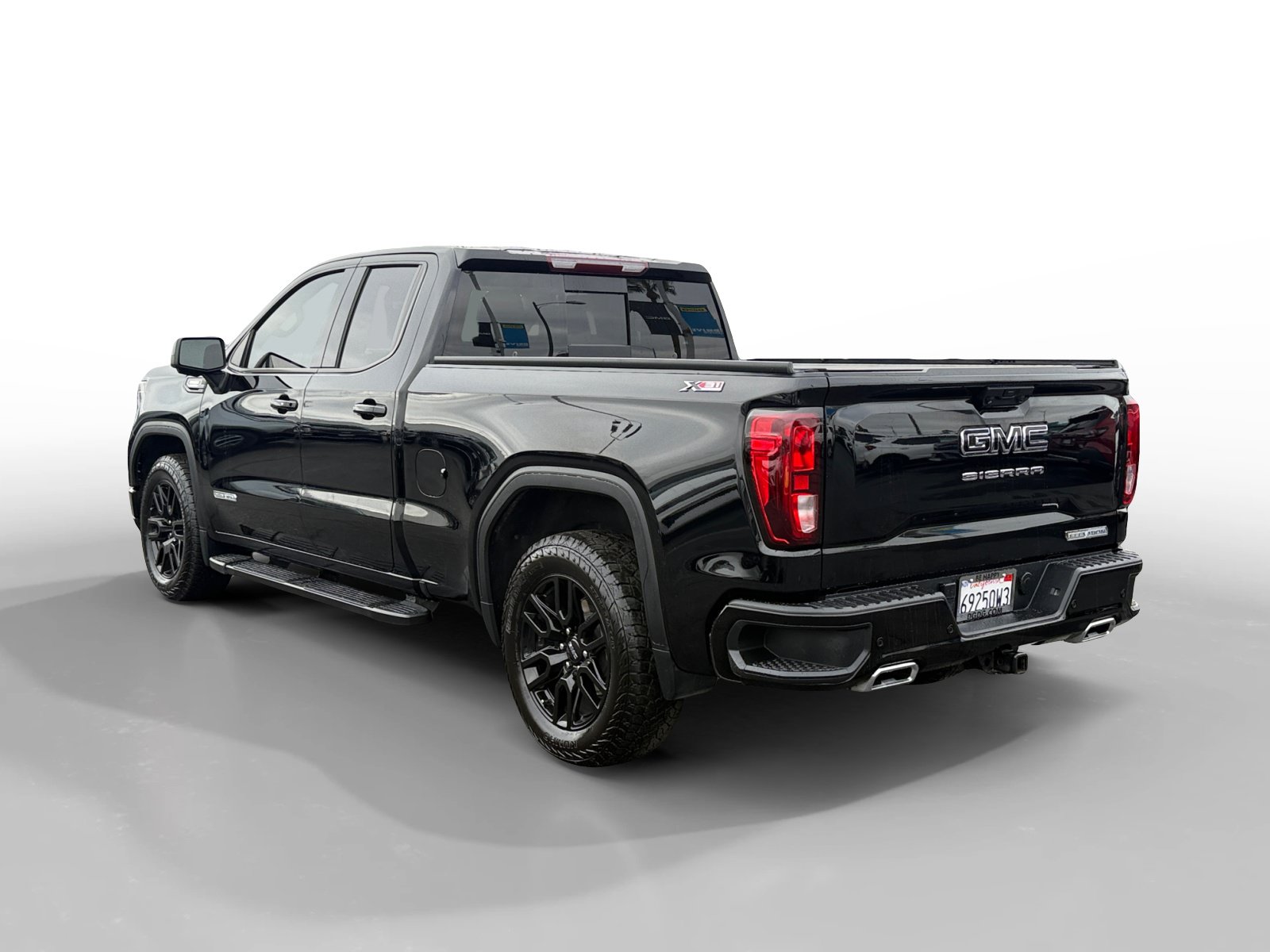 Used 2023 GMC Sierra 1500 Elevation w/ Preferred Package AWD/4WD image 3
