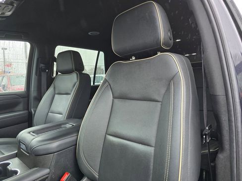 Used 2024 GMC Yukon SLT image 25