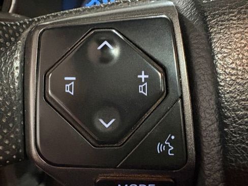 Used 2016 Toyota Tacoma TRD Sport image 18