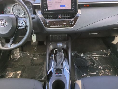 Used 2020 Toyota Corolla LE FWD image 18