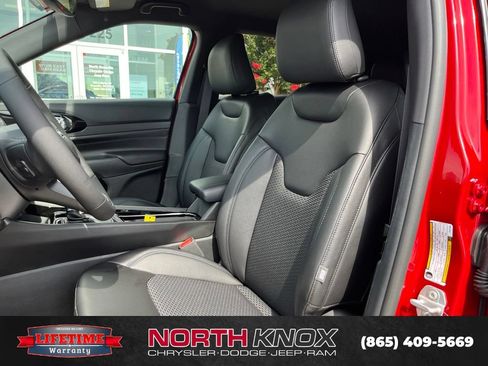New 2026 Jeep Compass Latitude AWD/4WD image 4