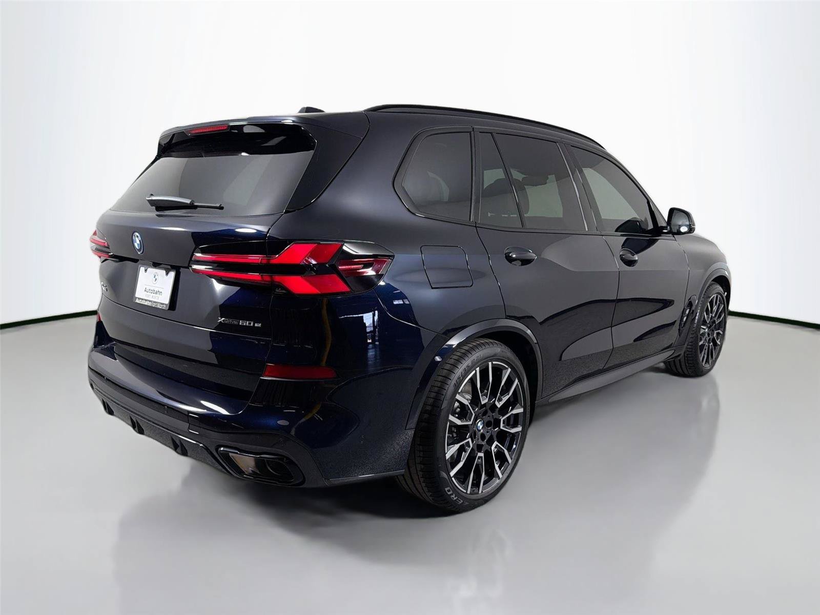 New 2026 BMW X5 xDrive50e w/ M Sport Package AWD/4WD image 5