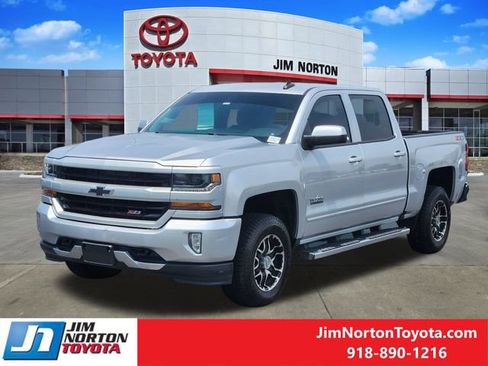 Used 2018 Chevrolet Silverado 1500 LT w/ Texas Edition AWD/4WD image 3