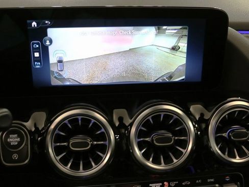 Certified 2025 Mercedes-Benz GLA 250 4MATIC image 24