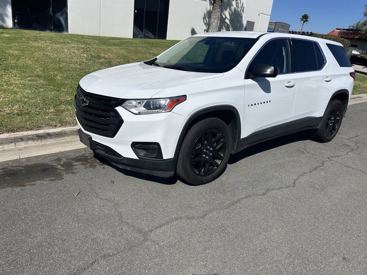 Used 2019 Chevrolet Traverse LS w/ LPO, Blackout Package FWD image 1