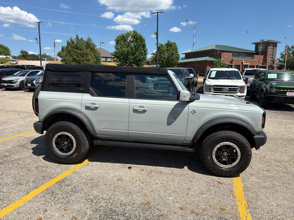 Used 2022 Ford Bronco Outer Banks w/ Sasquatch Package AWD/4WD image 4