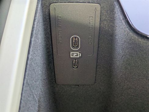 New 2026 Volvo V60 B5 Cross Country Plus w/ Protection Package Premier image 31