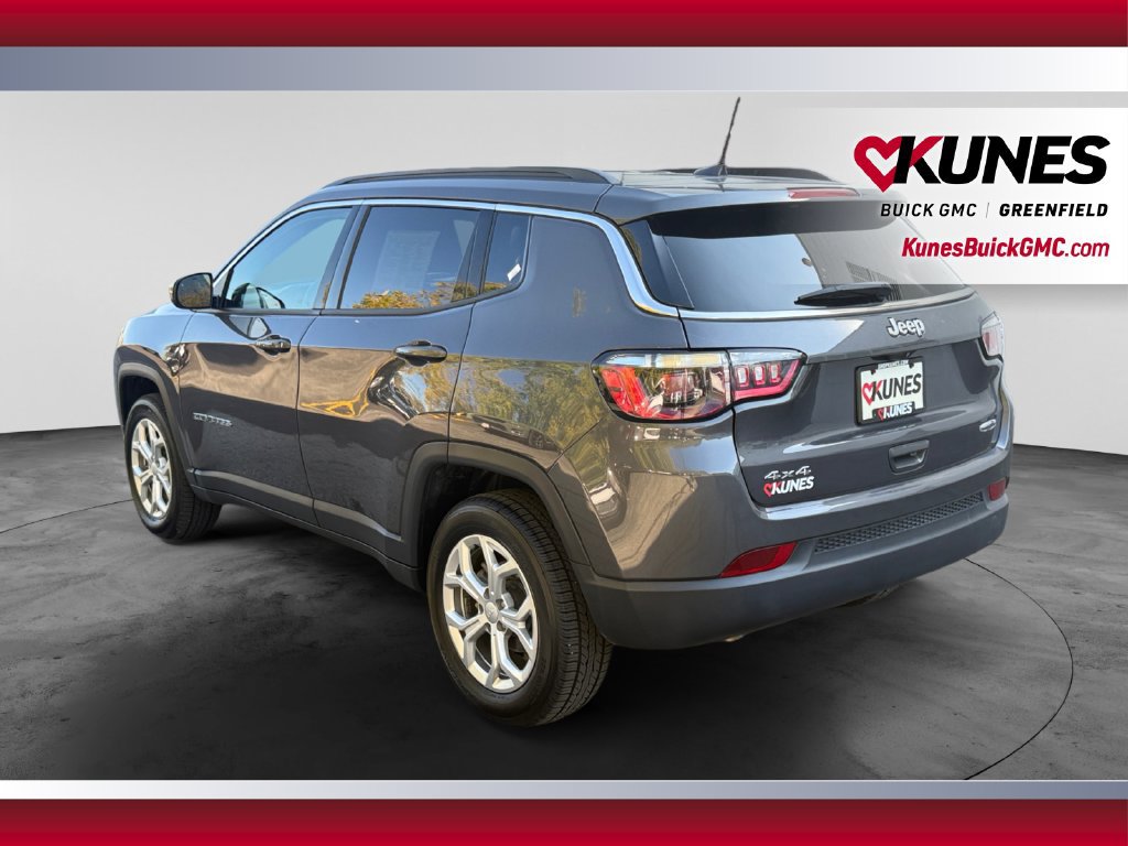 Used 2024 Jeep Compass Latitude AWD/4WD image 8