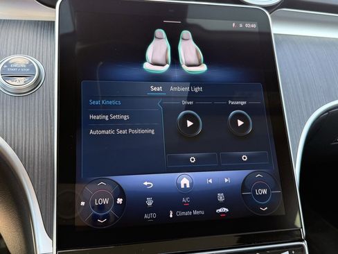 Used 2024 Mercedes-Benz CLE 300 4MATIC Cabriolet image 11