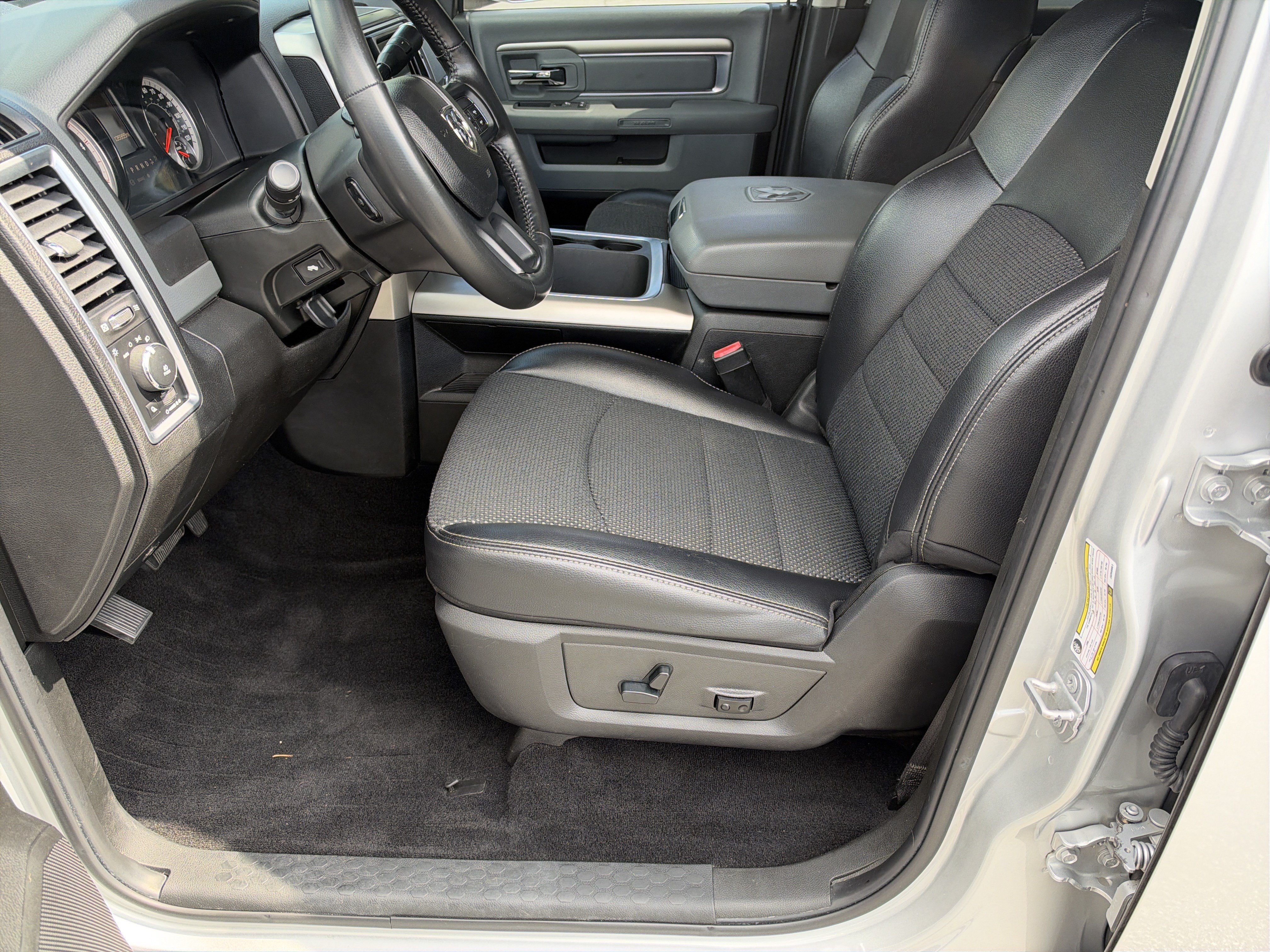 Used 2018 RAM 2500 Big Horn AWD/4WD image 11