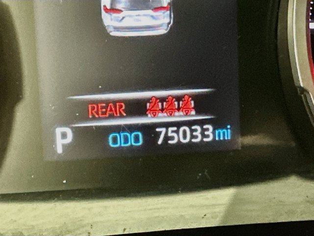 Used 2021 Toyota RAV4 LE AWD/4WD image 16