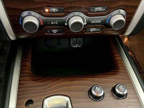 Used 2018 Nissan Pathfinder Platinum image 33