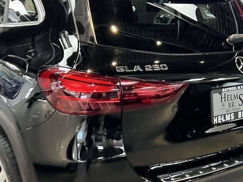Certified 2024 Mercedes-Benz GLA 250 4MATIC image 10