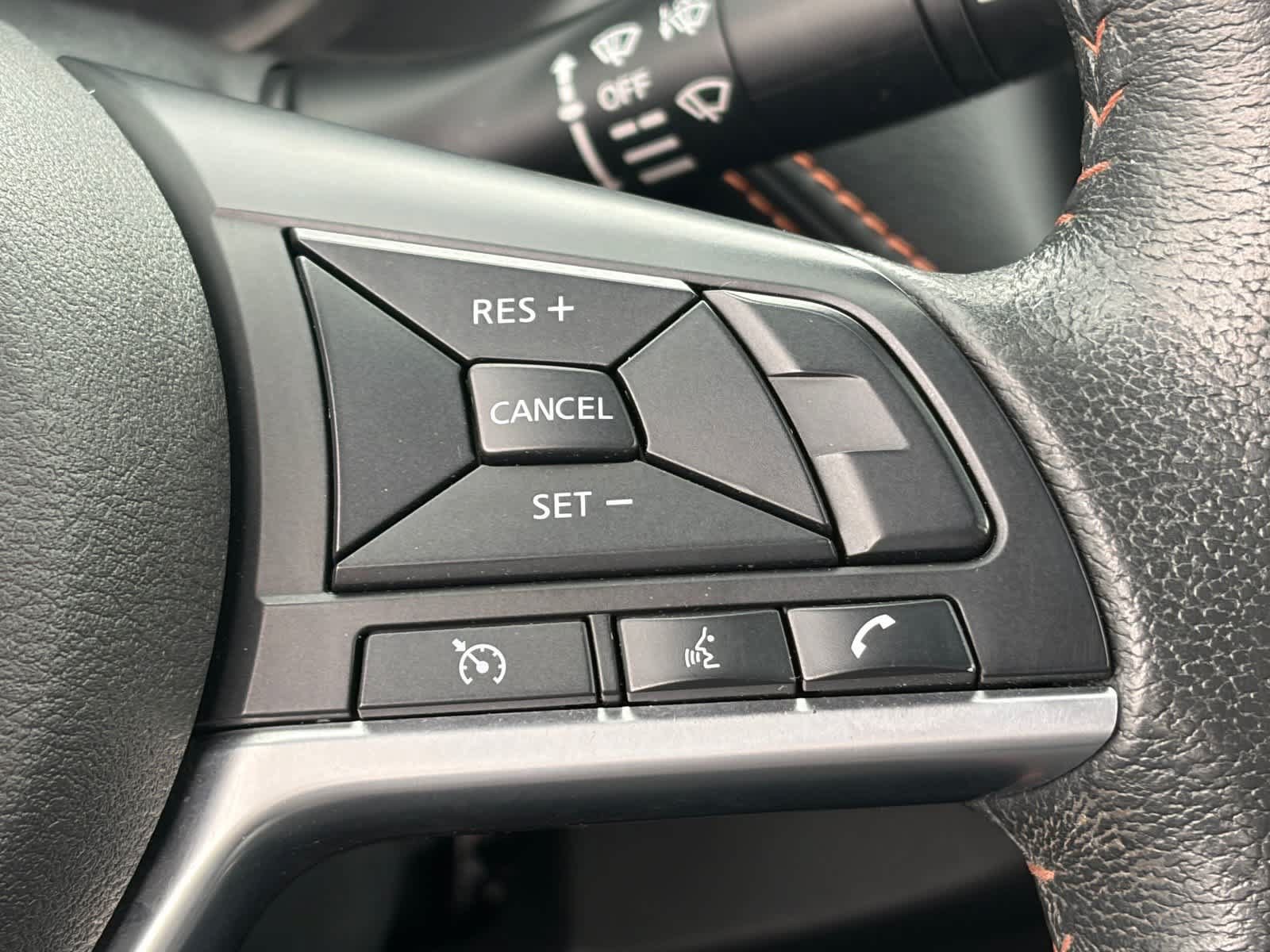Certified 2019 Nissan Kicks SR FWD image 12