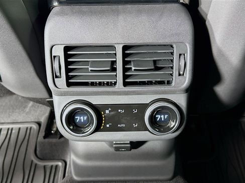 Used 2026 Land Rover Range Rover Velar Dynamic SE AWD/4WD image 28
