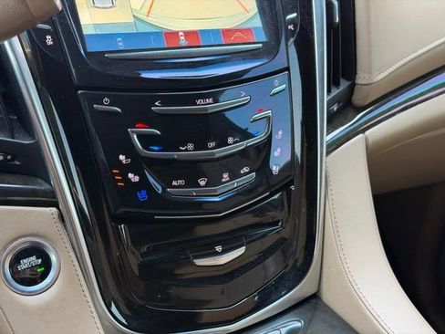 Used 2019 Cadillac Escalade Platinum AWD/4WD image 20