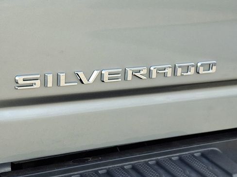 Used 2025 Chevrolet Silverado 3500 LTZ w/ LTZ Convenience Package image 34