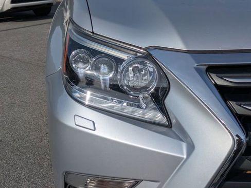 Used 2016 Lexus GX 460 w/ Premium Package image 11