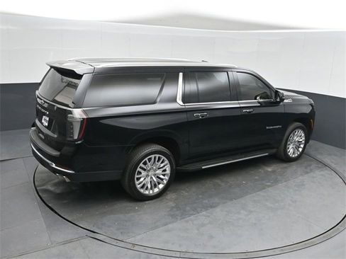 Used 2025 Chevrolet Suburban High Country w/ LPO, Illumination Package image 37