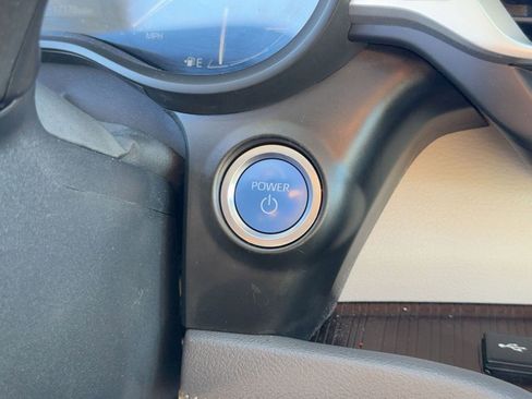 Used 2024 Toyota Sienna LE image 29