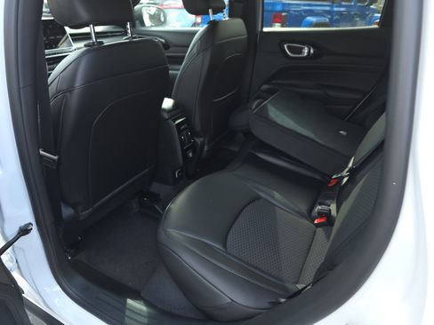 New 2026 Jeep Compass Latitude image 14